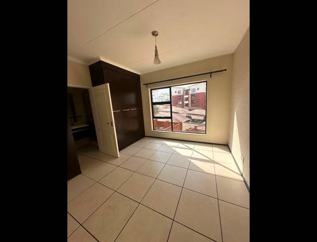 2 BEDROOM APARTMENT FOR SALE IN GREENSTONE HILL